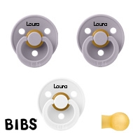 BIBS Colour Sutter med navn, 2 Fossil Grey, 1 White, Runde latex str 2, Pakke med 3 sutter